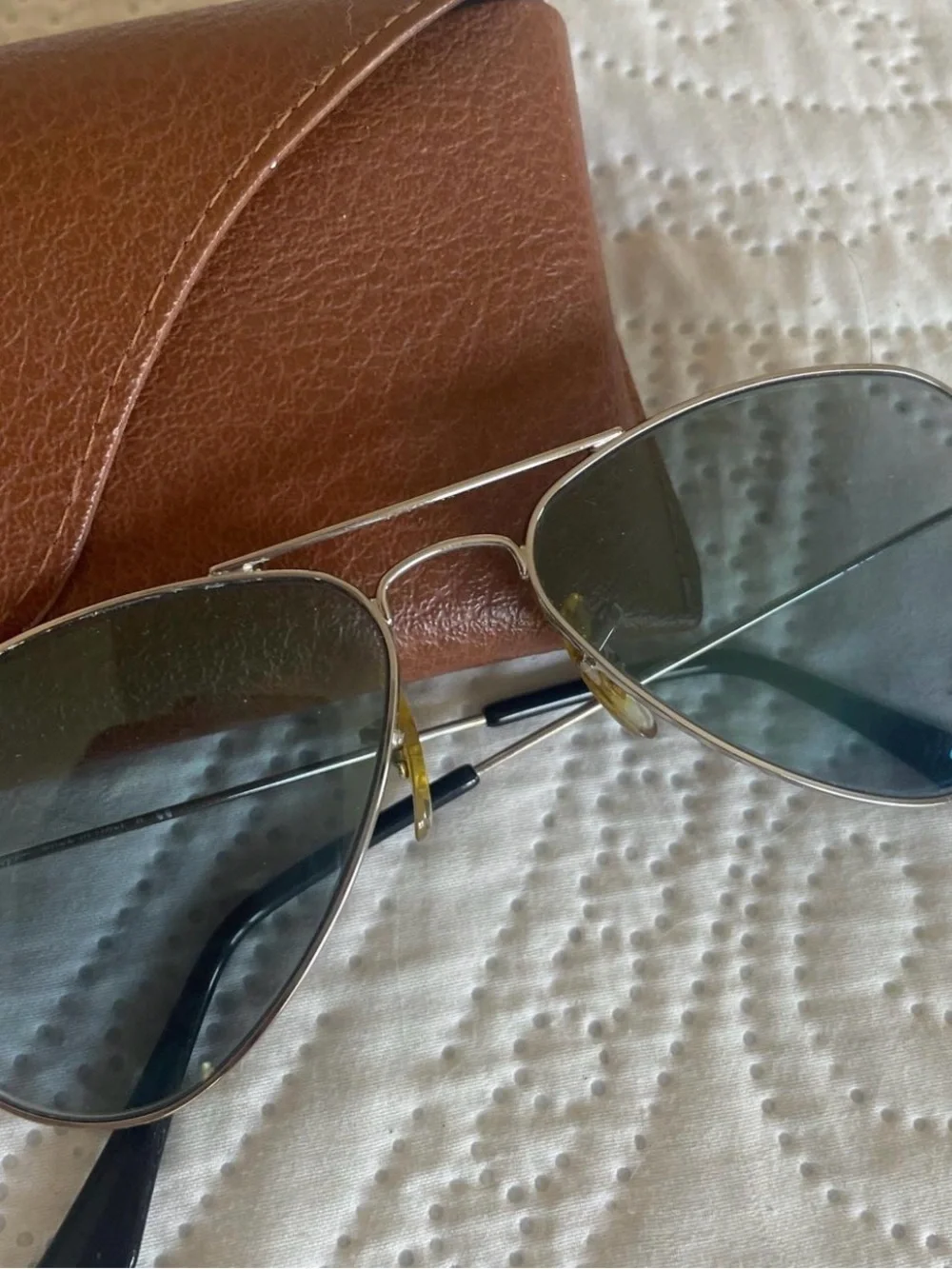 Ray-Ban Classic Aviator Sunglasses - Silver Frame with blue Lenses and case